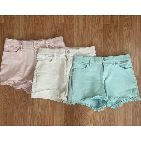 Lilly Pulitzer Jean Shorts in White, Pink, and Blue - Picture 2 of 6